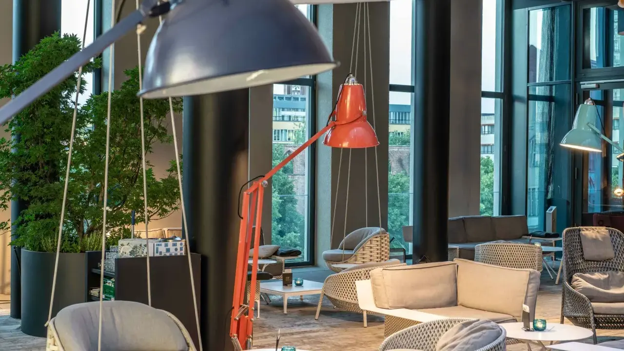 Motel One Alexanderplatz Berlin: Design, Aussicht & Top-Lage